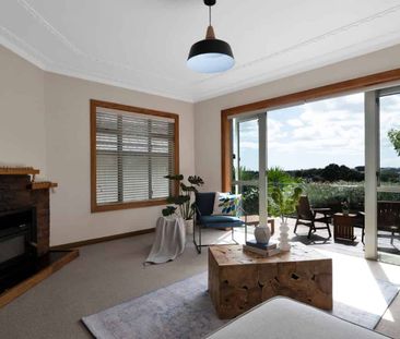 STRANDON - 3 BEDROOMS - Photo 3