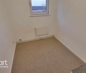 4 bedroom semi-detached house to rent - Photo 2