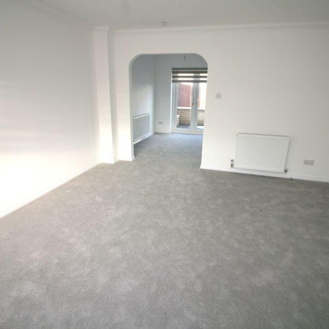 3 bedroom semi-detached house to rent - Photo 1
