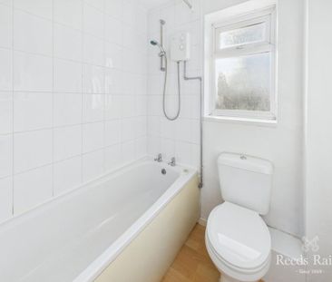 2 bedroom semi-detached house to rent - Photo 6