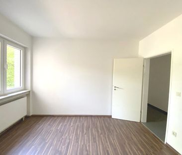 Irrel: Dreizimmerwohnung mit großer Terrasse, Garten, Stellplatz un... - Photo 3