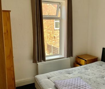 4 Bed Terraced House, Richmond Road, M14 - Photo 4