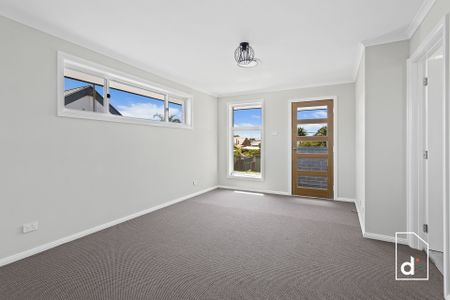 Brand New Executive Home - Photo 2