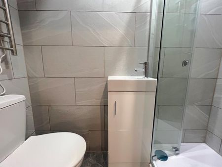 6 bedroom terraced house to rent - Photo 4