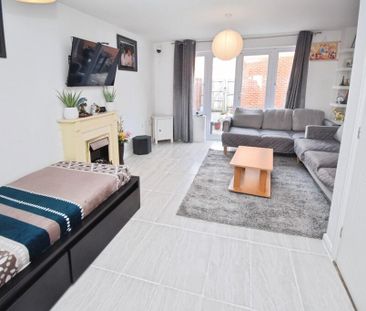 3 bedroom terraced house to rent - Photo 2
