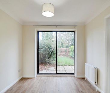 3 bedroom end of terrace house to rent - Photo 4