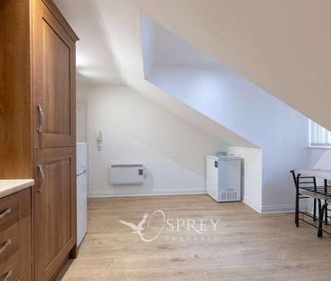 Queens, Cambridge Square, Middlesbrough, TS5 - Photo 6