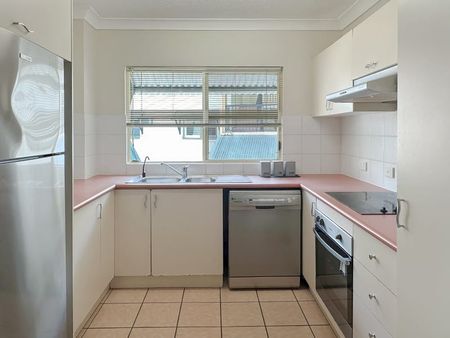 13/92 Regatta Crescent, 4814, Douglas - Photo 2