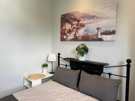 Room 2: Flat 4, 30 Stoke Road, Guildford, GU1 4HR - Photo 5