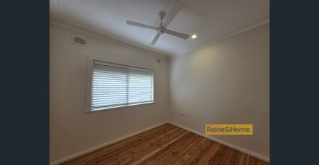 FAMILY HOME IN GREAT LOCATION - Photo 5