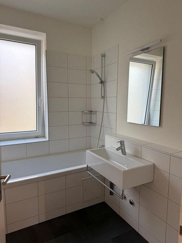 Frisch sanierte 4-Zimmerwohnung in Zürich Wiedikon zu vermieten - Photo 2