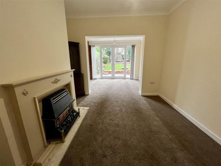 3 bedroom semi-detached house to rent - Photo 4