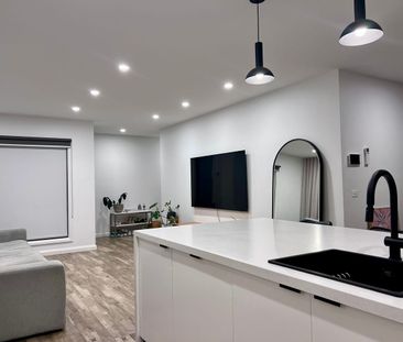 Townhouse Combing Luxury, Contemporary and Low Maintenance Living - Photo 6