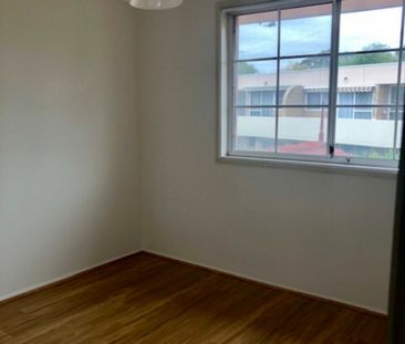 Beautifully Presented 3 Bedroom Townhouse!! - Photo 4