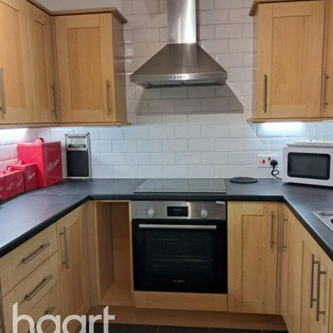 1 bedroom in a house share to rent - Photo 1