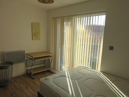 2 bedroom flat to rent - Photo 2