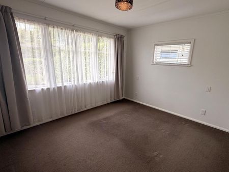 Charming three bedroom home in a quiet cul-de-sac - Photo 5