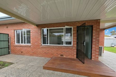 Easy Living in Welland! - Photo 2