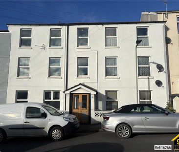2 bed Flat in 15 Highfield Rd , Ilfracombe, EX34 9LZ - Photo 6