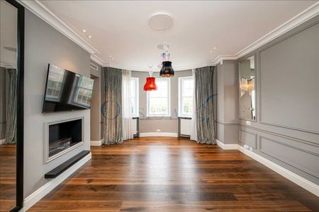 Chelsea Square, Chelsea - Photo 3