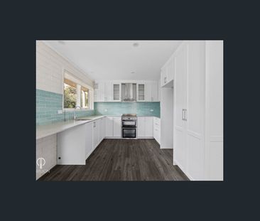 2 Bedroom Apartment - Walk to the Beach! - Photo 3