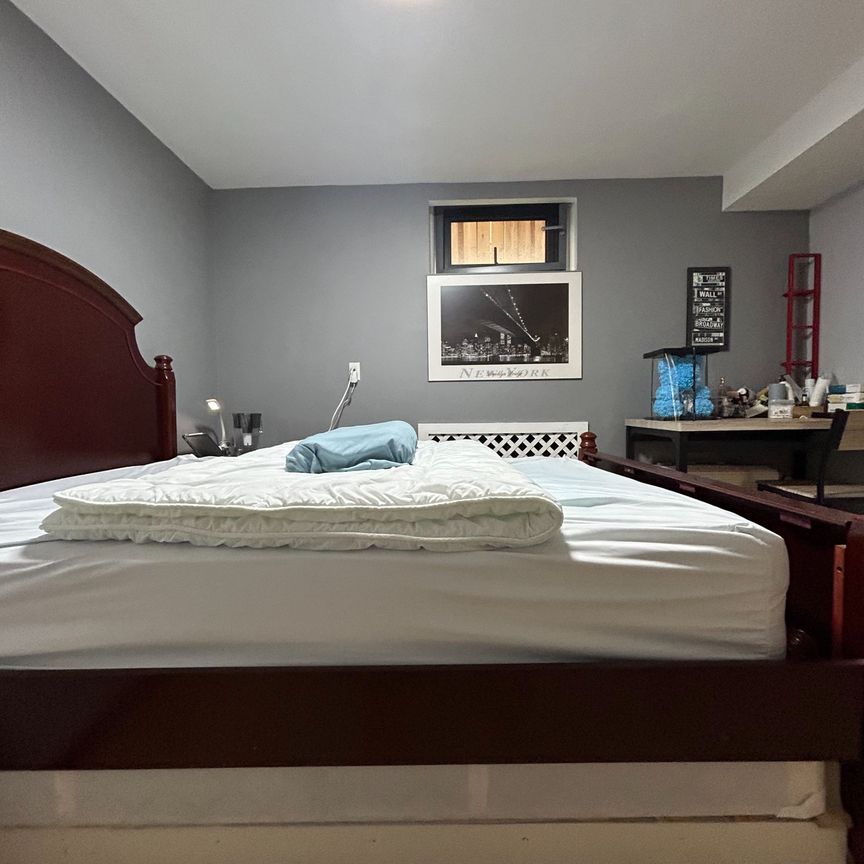 For Lease - 19 Glengrove Ave E Avenue Unit# Bsmt, Toronto, Ontario - Photo 1