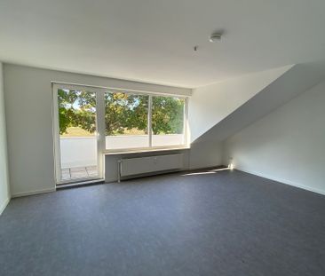 Geräumige Dachgeschosswohnung mit Blick ins Grüne in Dortmund - Photo 1