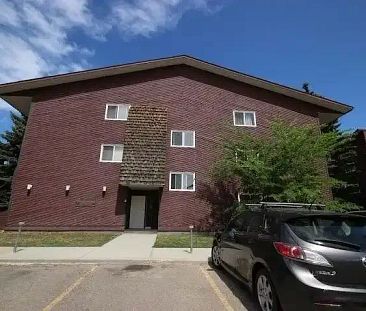 Quiet and Safe Family Friendly Condo in BlueQuill, SW Edmonton | 119 - 2323 119 Street Northwest, Edmonton - Photo 1