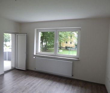 Bald frei! 3,5 Raumwohnung im 1. OG mit Balkon - Foto 1