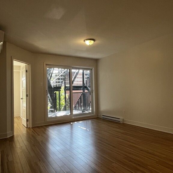 CONDO 4 1-2+GRAND BALCON+PARKING OPTION - Photo 1