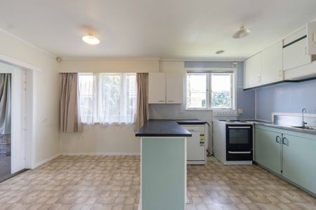 Four Bedroom Family Home - Photo 4