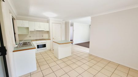 1/50 Auckland Street, Gladstone Central - Photo 3