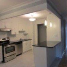 Large 3 Bedroom Apartment in South Etobicoke! - Photo 2