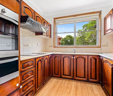 Spacious & Easy Care Three Bedroom Villa - Photo 4