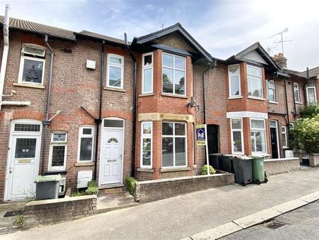 Russel Rise, Luton, LU1 - Photo 2