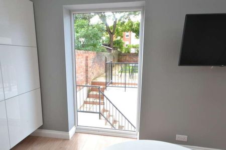 Thames House, Reading, Berkshire, RG1 - Photo 2