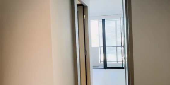 2 bed 2 bath 1C - Photo 3