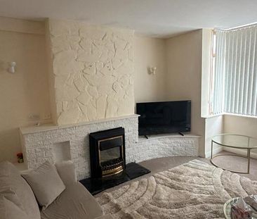 2 bedroom semi-detached house to rent - Photo 2