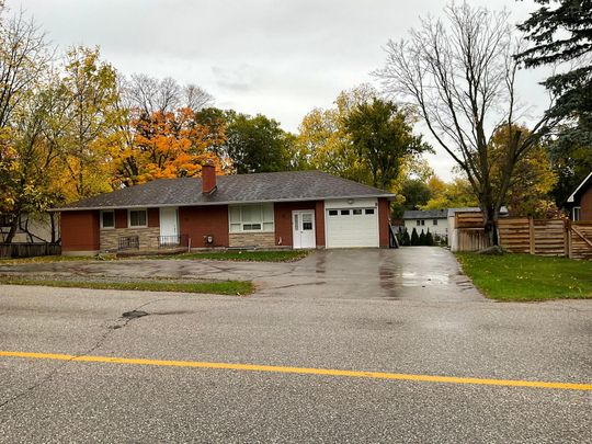 For Lease - 4365 7th Line Unit# Main Floor, Bradford West Gwillimbury, Ontario - Photo 1