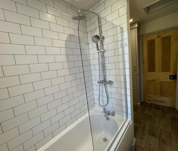 2 bedroom end of terrace house to rent - Photo 6