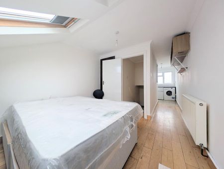 2 bedroom flat to rent - Photo 3