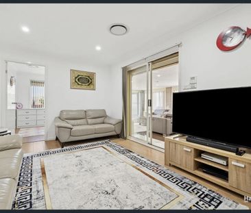 Spacious Five-Bedroom Family Home with Pool and Entertaining Area - Photo 2