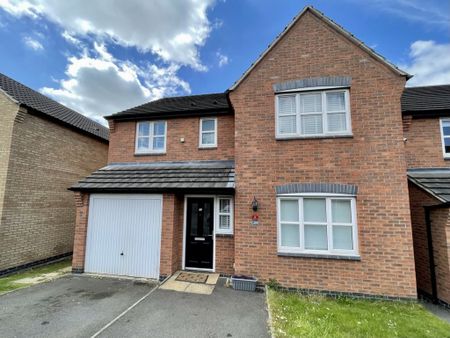 4 Bedroom Detached - Photo 3