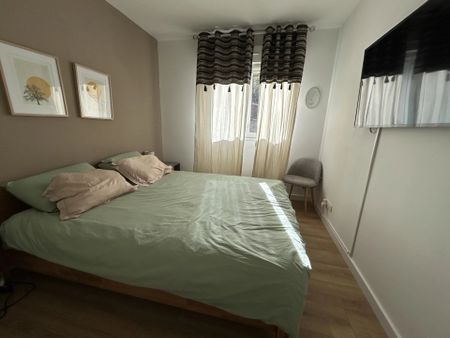 Appartement 3 pièces 65m2 MARSEILLE 15EME 1 240 euros - Photo 3