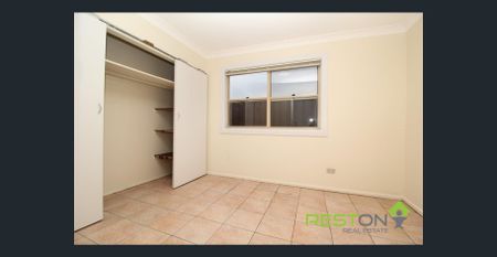 COMFORTABLE FAMILY HOME - Photo 4