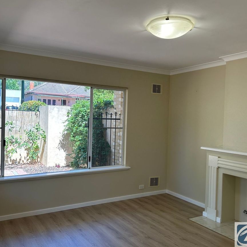 WELL PRESENTED SCARBOROUGH HOME HOME OPEN TUESDAY 17 FEBRUARY AT 11.00AM SHARP! - Photo 1