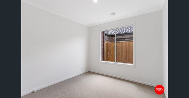 Modern Family Home in a Peaceful Kangaroo Flat Location - Photo 1