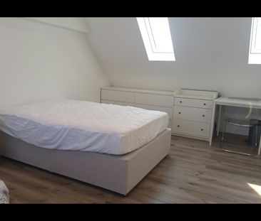 Studio Flat, St Davids Place, NW4 - Photo 5