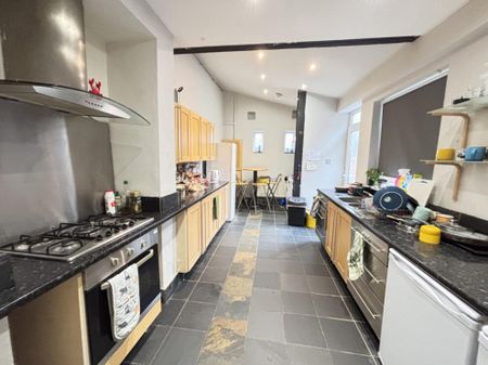 142 Burley Road, Leeds, LS4 2EU - Photo 5