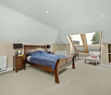Beautifully presented home within striking distance of both Weybrid... - Photo 5